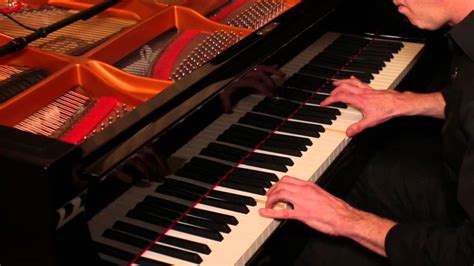  The Well-Tuned Piano Işıltılı Minimalizm ve Gizemli Atonal İle Buluşuyor